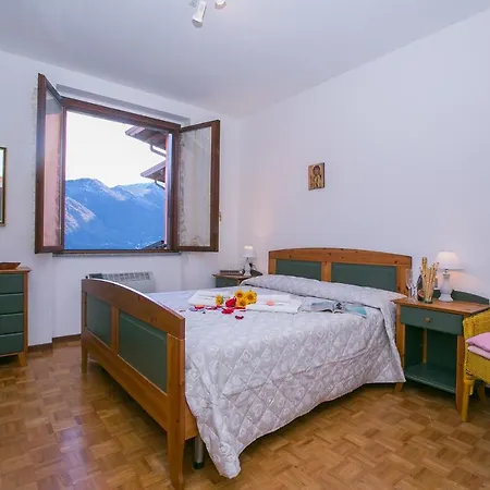 Lägenhet Sleeps 4 Pool