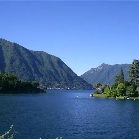 Lägenhet Sleeps 4 Pool Mezzegra