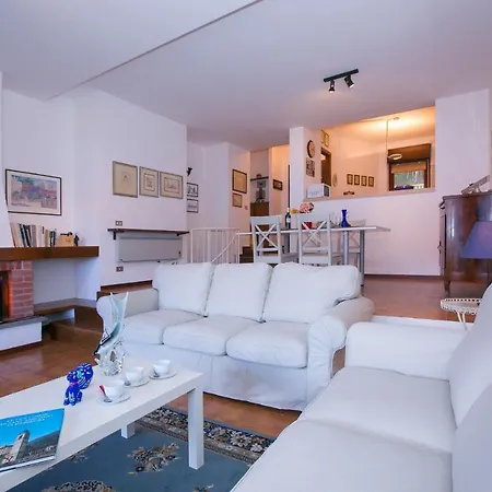 Sleeps 4 Pool Lägenhet