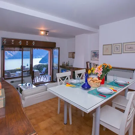 Sleeps 4 Pool Lägenhet Mezzegra